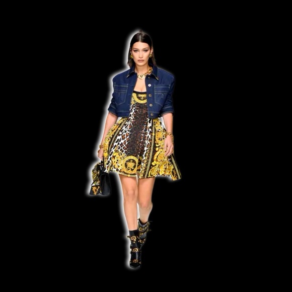 Versace XL Medusa Medallion Gold Chain Link Necklace - Picture 7 of 15